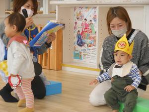 今月で1歳になる男の子の紹介の様子