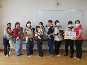 ぴよぴよタイム参加者と講師の先生の写真